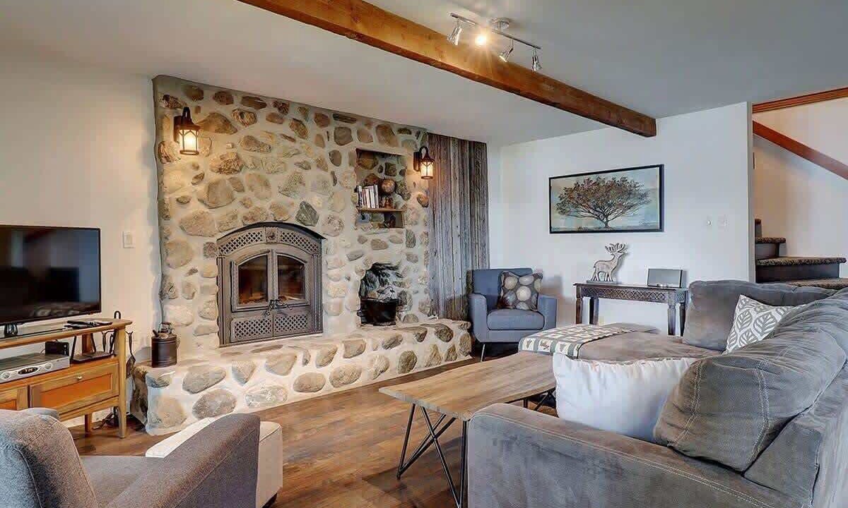 Photo of Livingroom in Magog