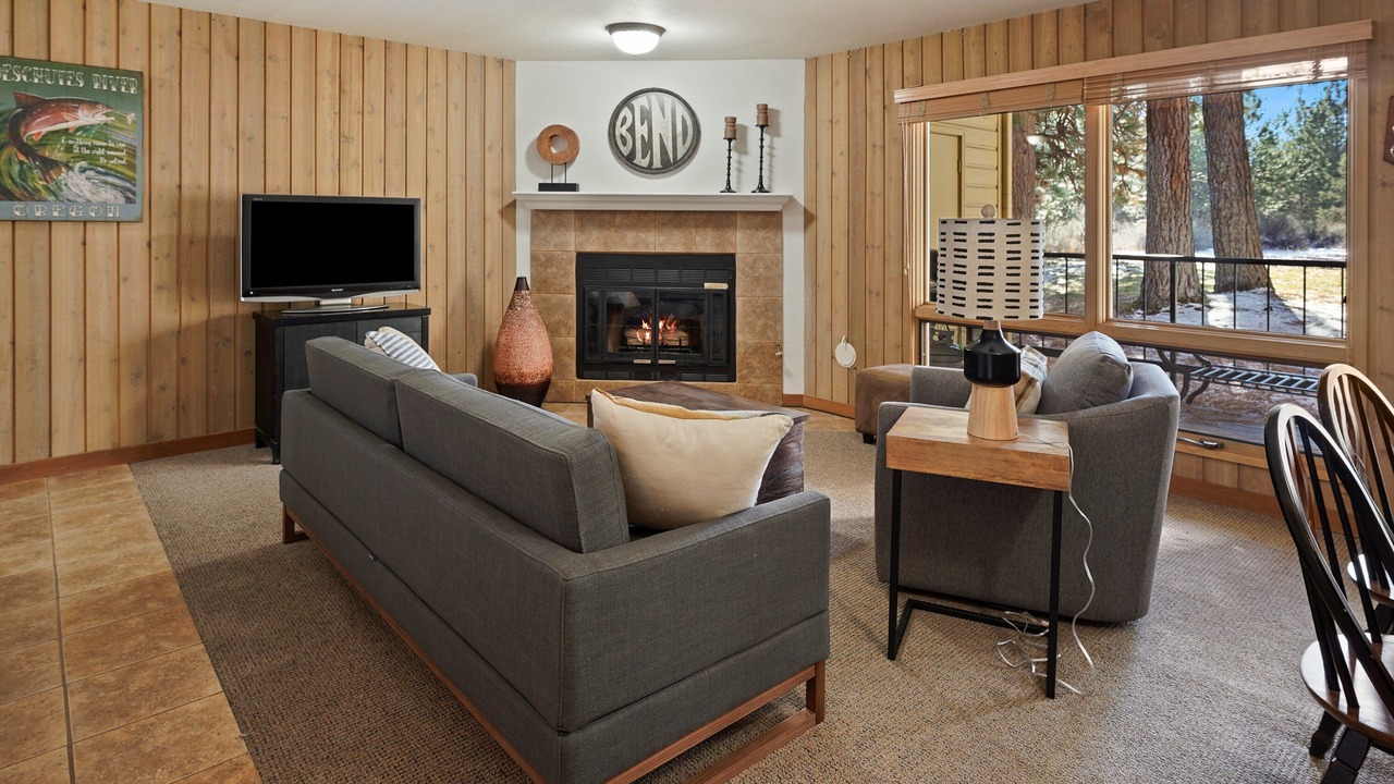 Photo of Livingroom in Century West