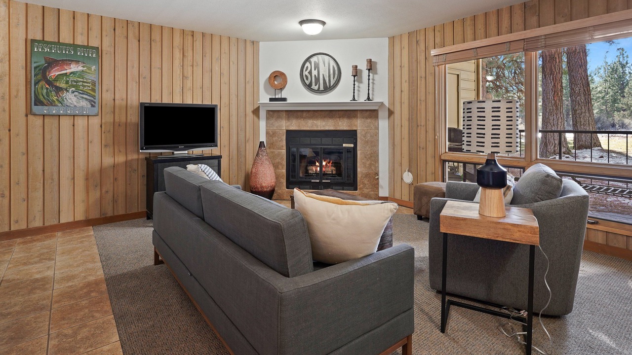 Photo of Livingroom in Century West