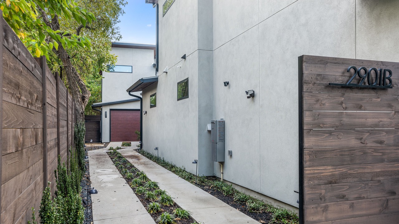 Photo of Outdoor in Cherrywood