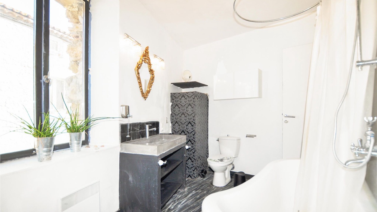 Photo of Bathroom in Villeseque-des-Corbieres
