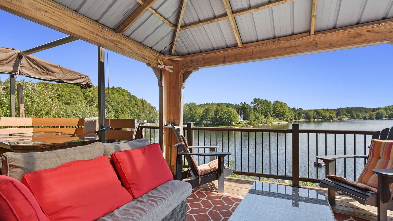 Photo of Patio Balcony in Saint-Andre-Avellin