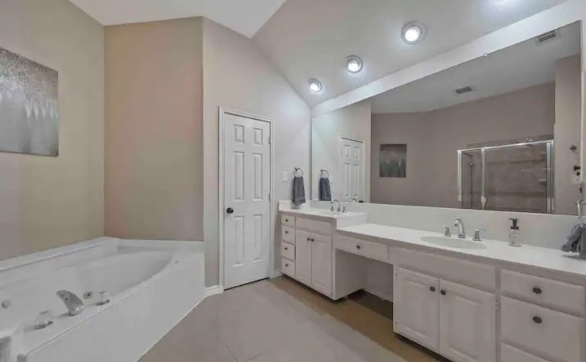 Photo of Bathroom in Valley Ranch