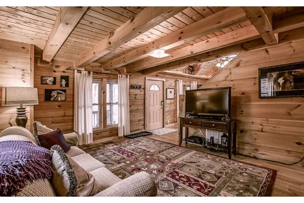 Photo of Livingroom in Rutherfordton