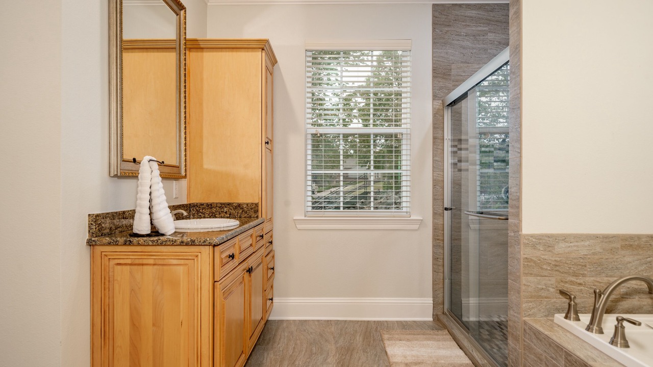 Photo of Bathroom in Lake Hamilton