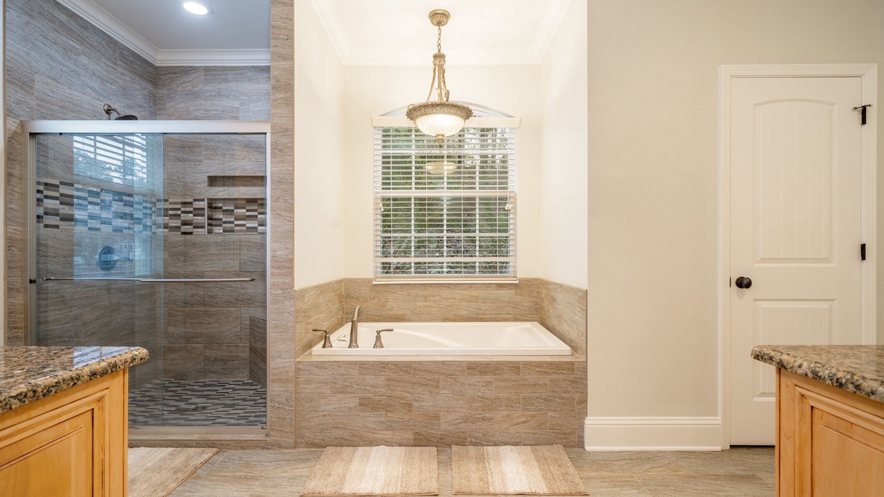 Photo of Bathroom in Lake Hamilton