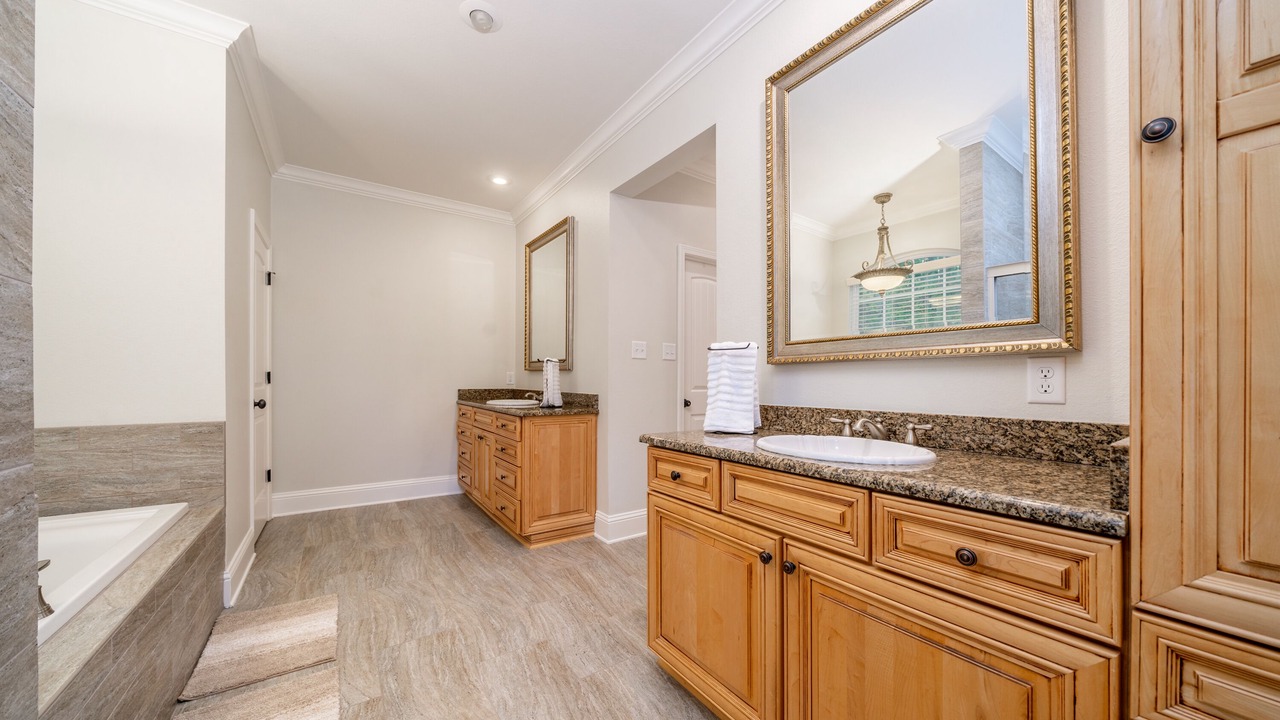 Photo of Bathroom in Lake Hamilton