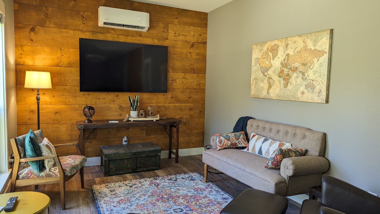 Photo of Livingroom in La Grange