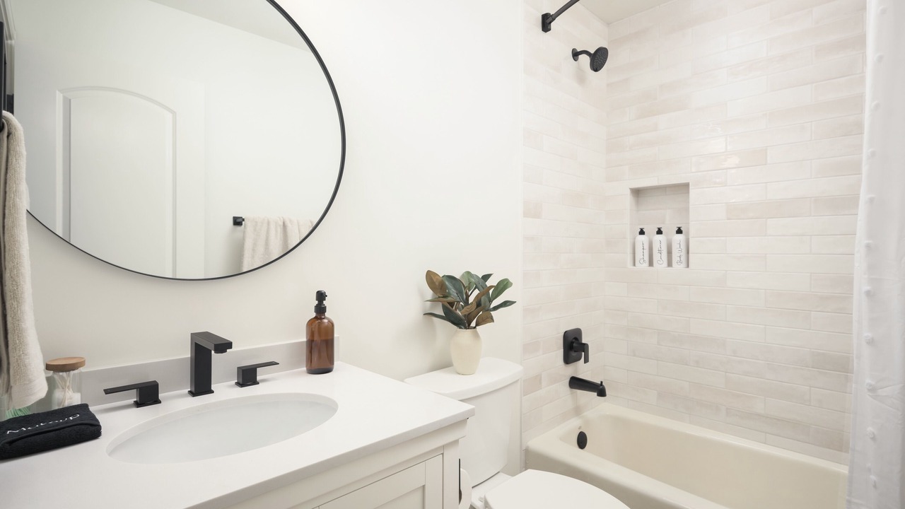 Photo of Bathroom in Summit Ridge