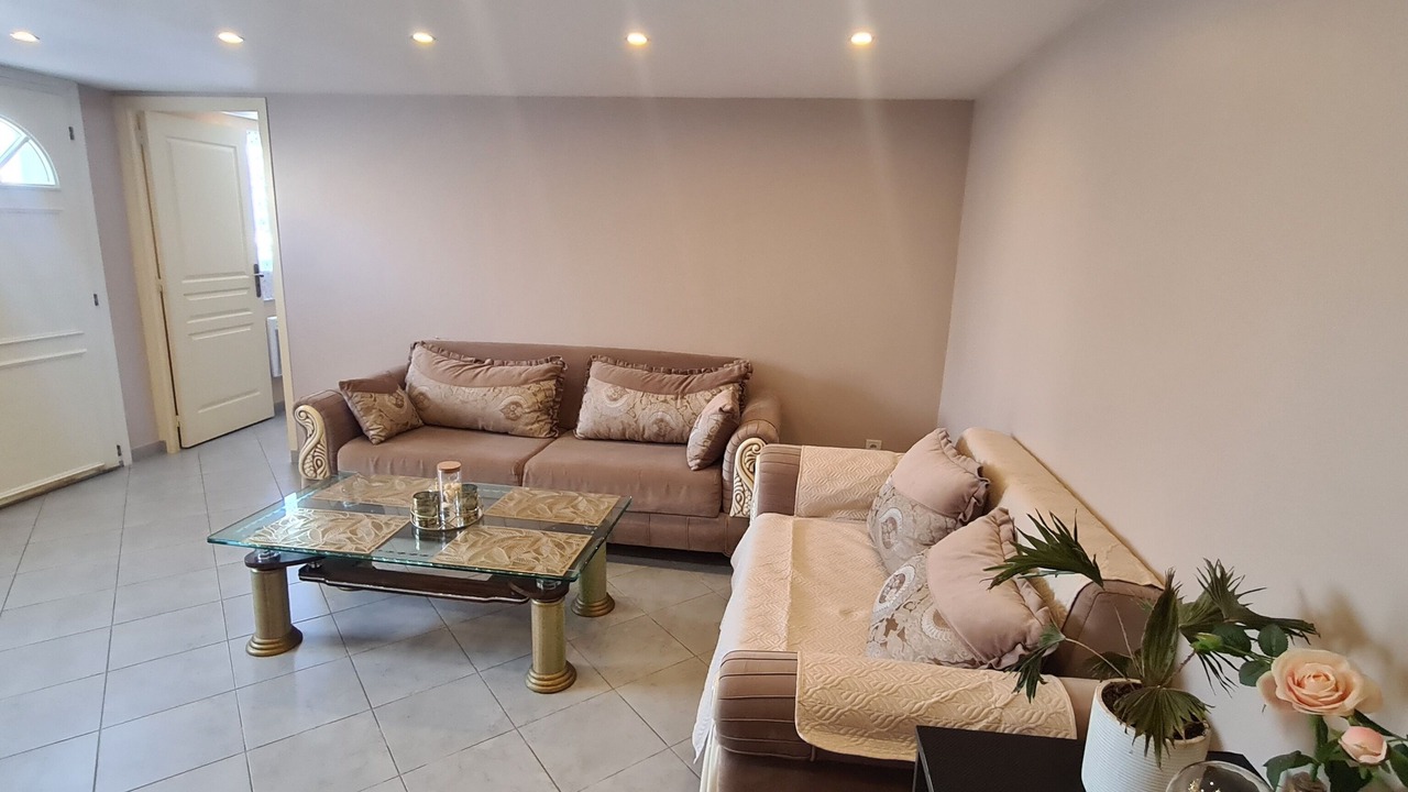 Photo of Livingroom in Chatenoy-le-Royal