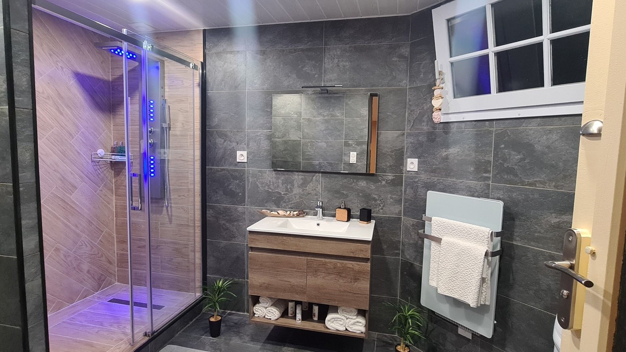 Photo of Bathroom in Chatenoy-le-Royal