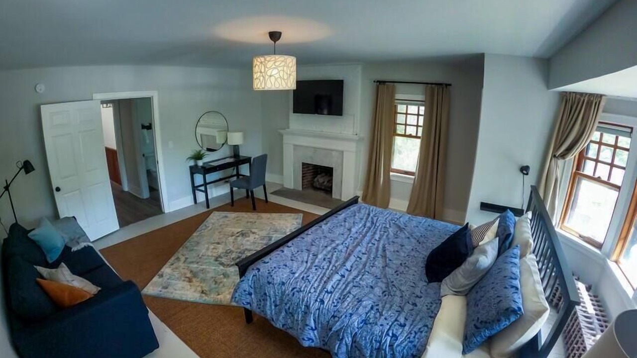 Photo of Bedroom in Lower East Side