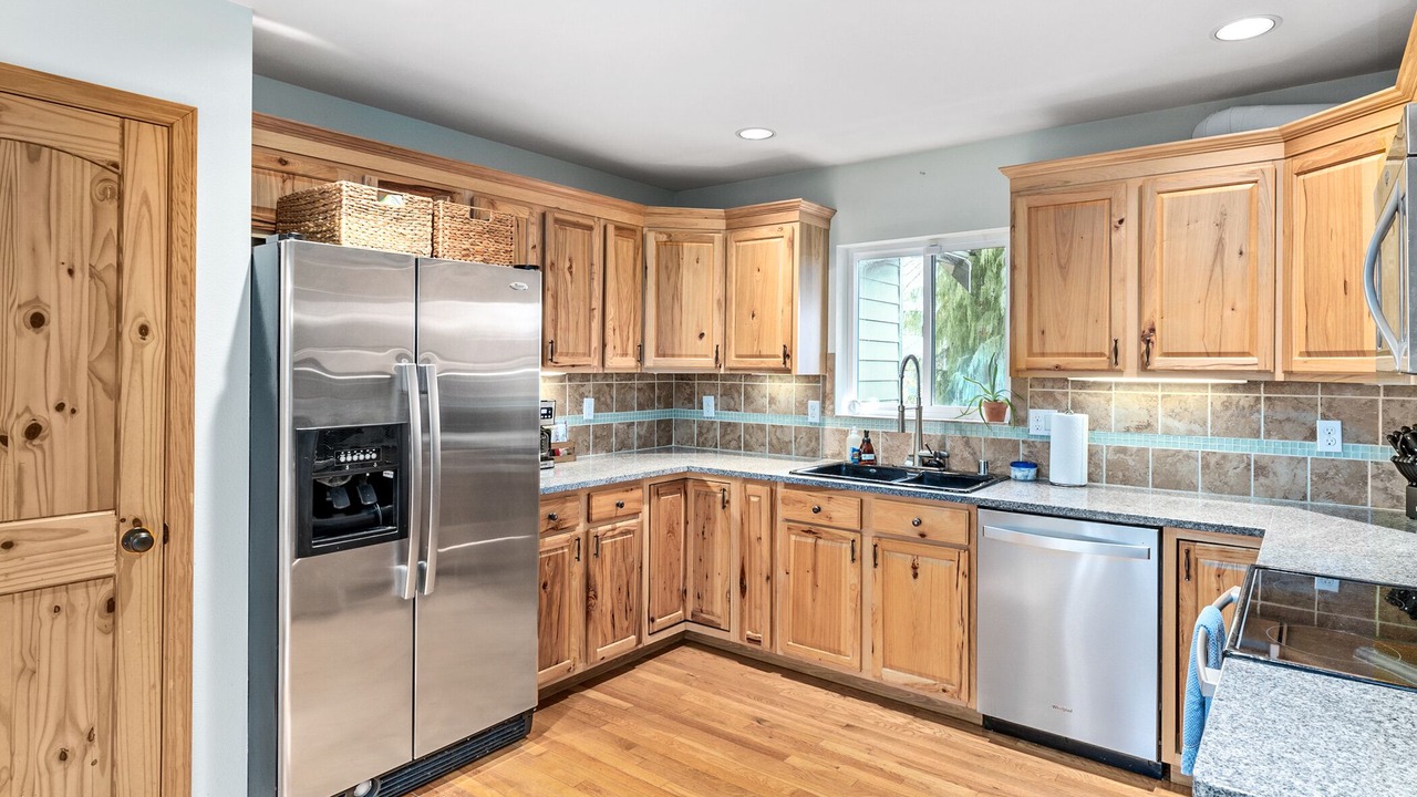 Photo of Others in Gold Bar