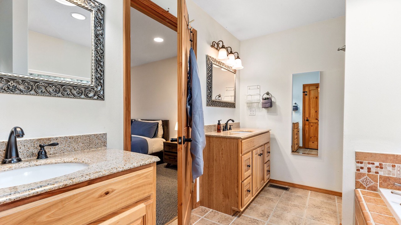 Photo of Bathroom in Gold Bar