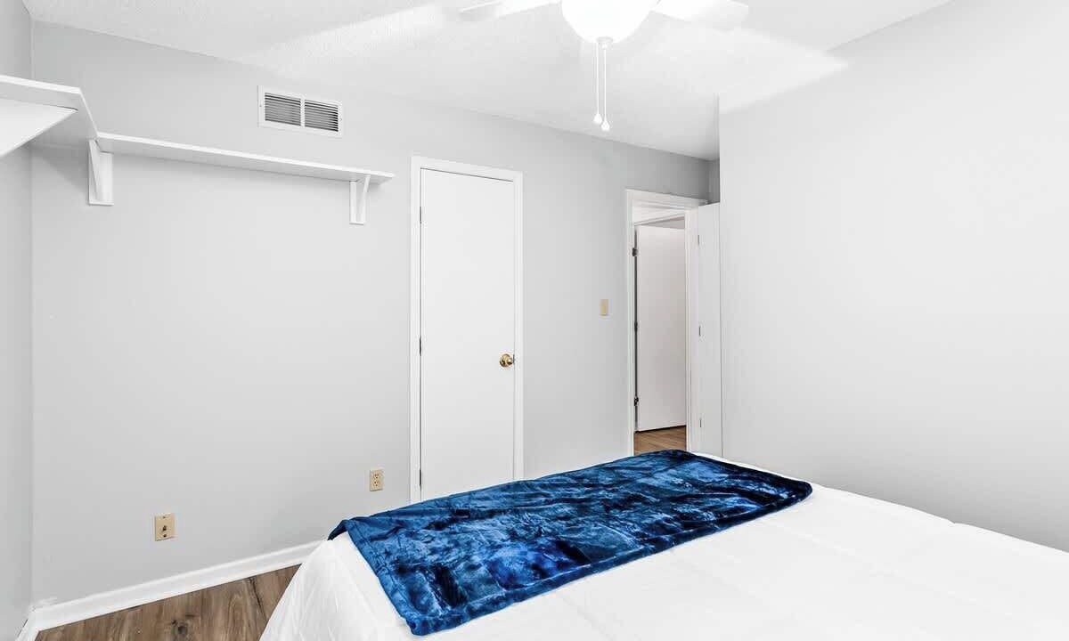 Photo of Bedroom in I-435 West KC-KS