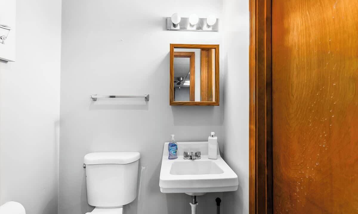 Photo of Bathroom in I-435 West KC-KS