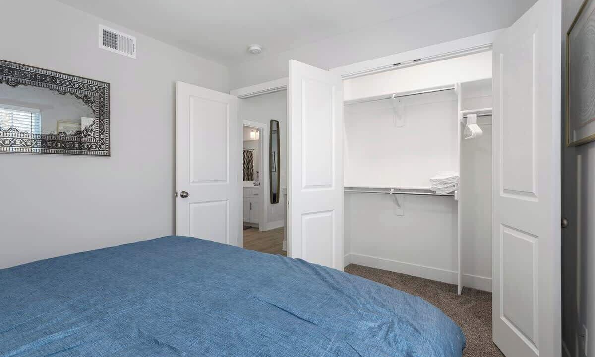 Photo of Bedroom in Claycomo