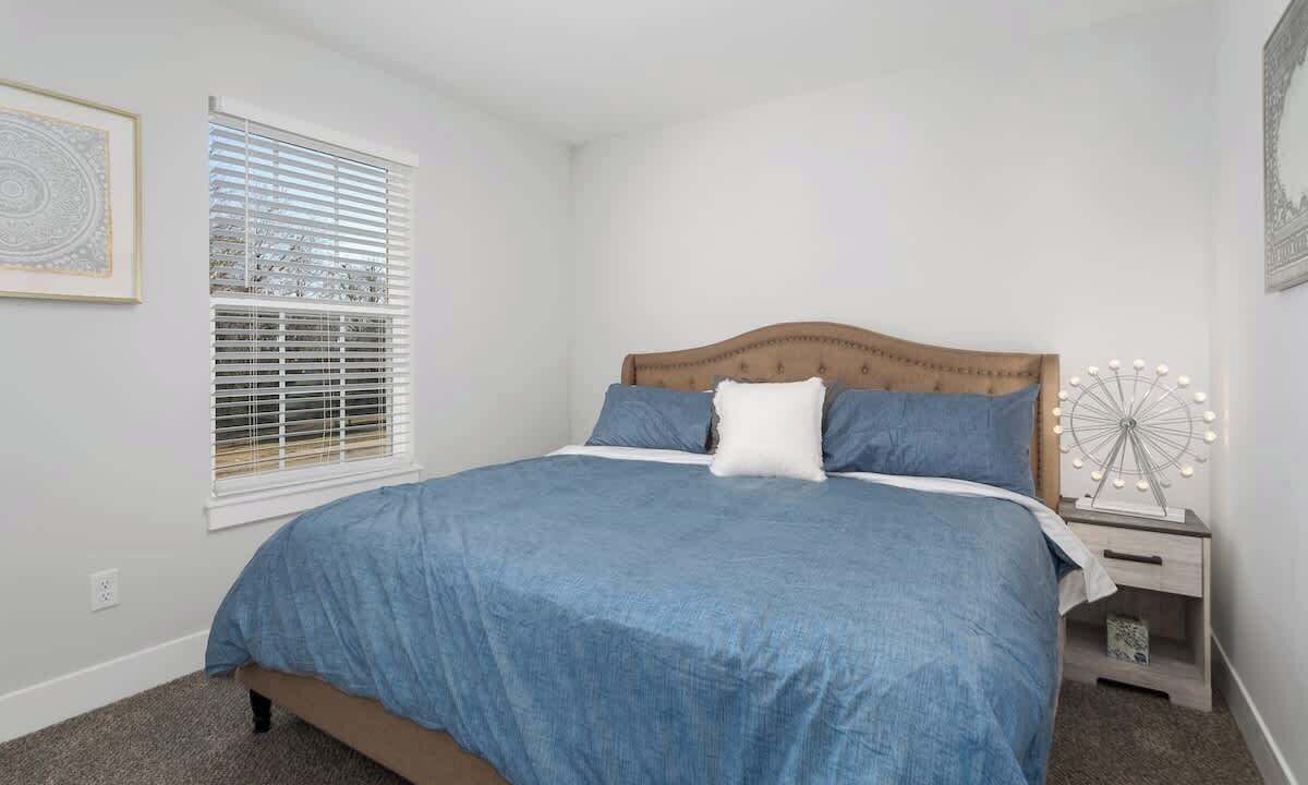 Photo of Bedroom in Claycomo