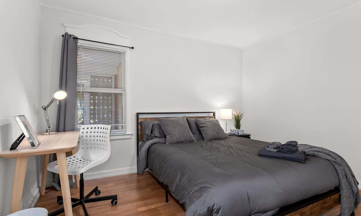 Photo of Bedroom in Rosedale