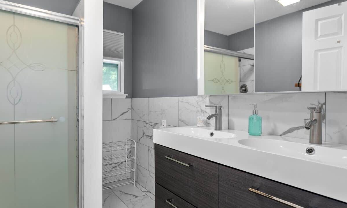 Photo of Bathroom in Rosedale