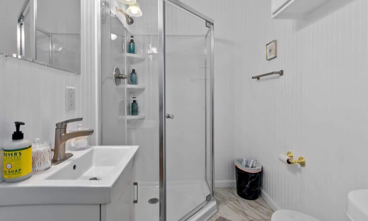 Photo of Bathroom in Rosedale