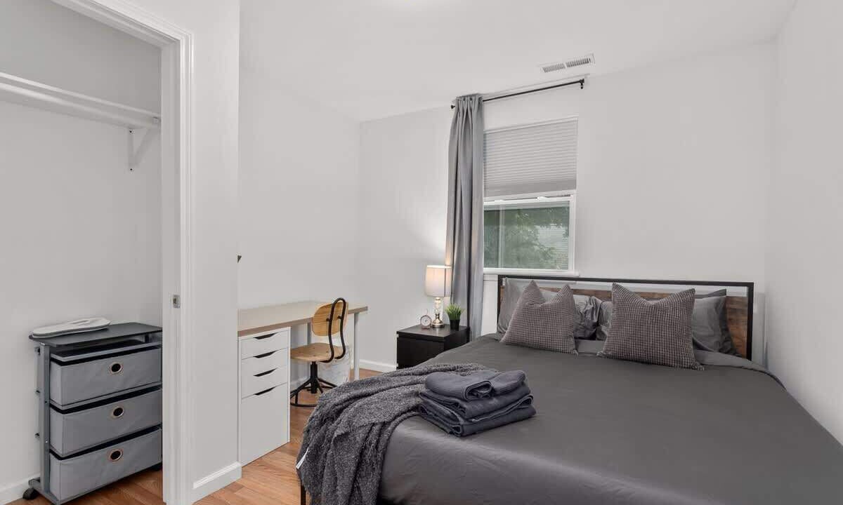 Photo of Bedroom in Rosedale