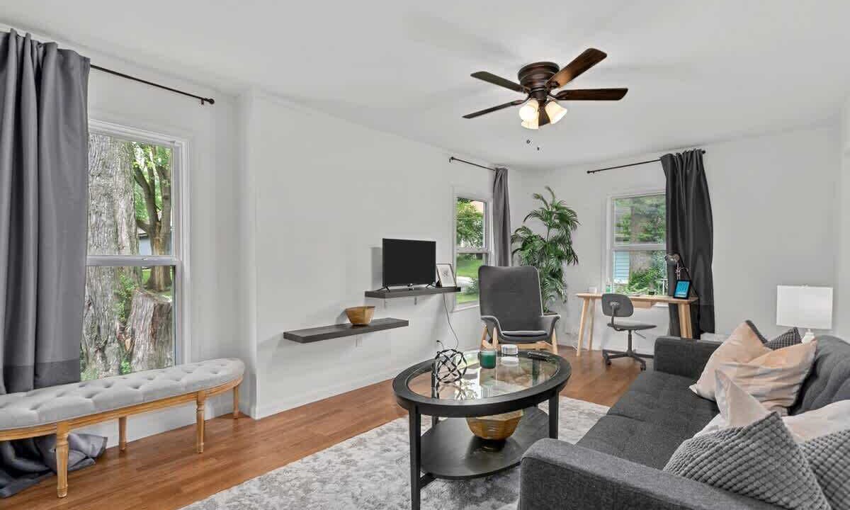 Photo of Livingroom in Rosedale