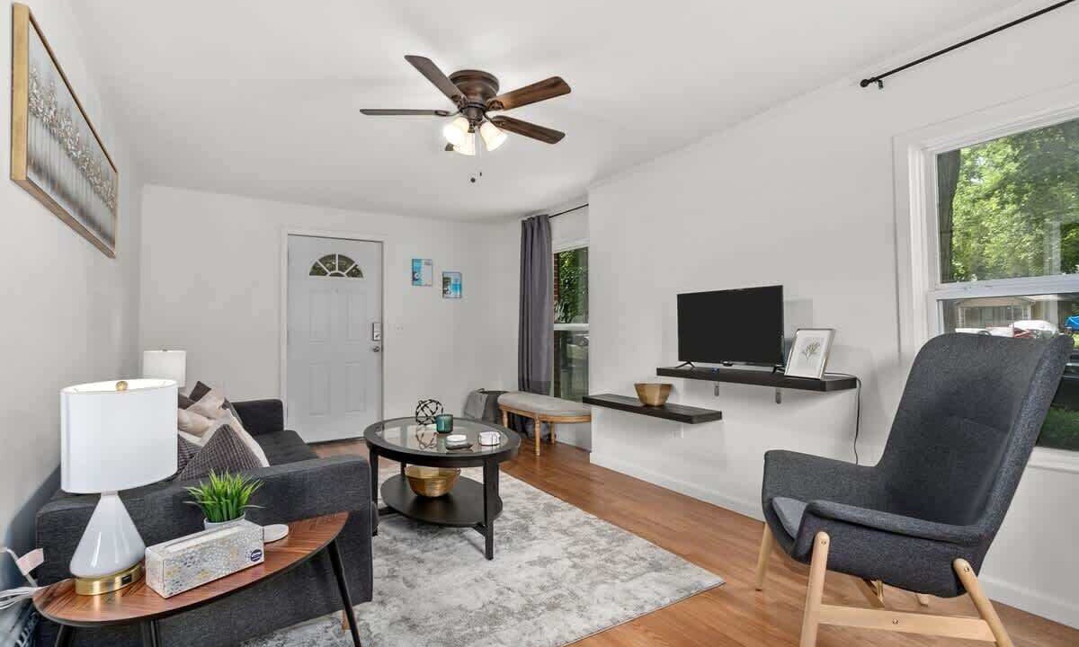 Photo of Livingroom in Rosedale