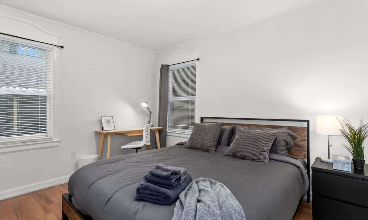 Photo of Bedroom in Rosedale