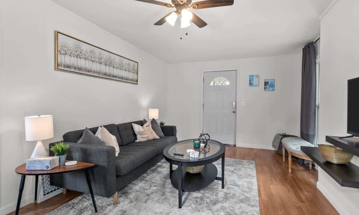 Photo of Livingroom in Rosedale
