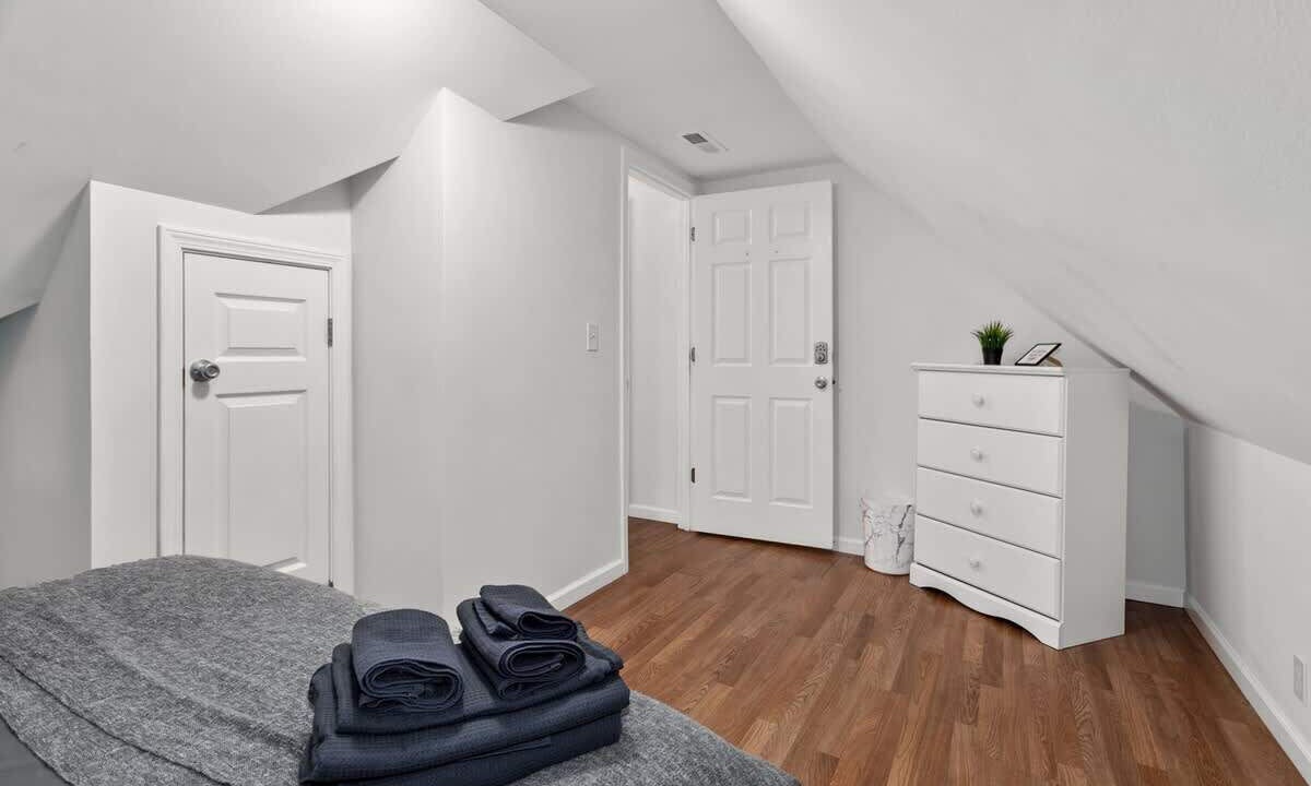 Photo of Bedroom in Rosedale