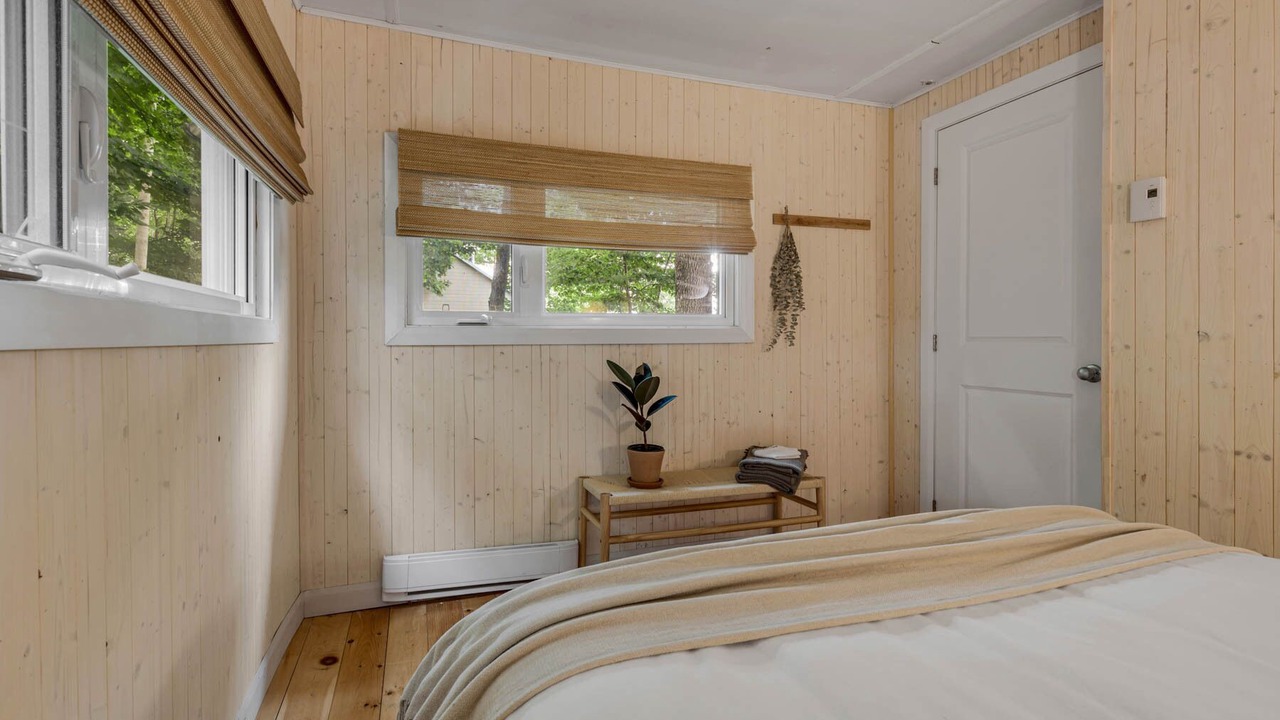 Photo of Bedroom in Saint-Augustin-de-Desmaures
