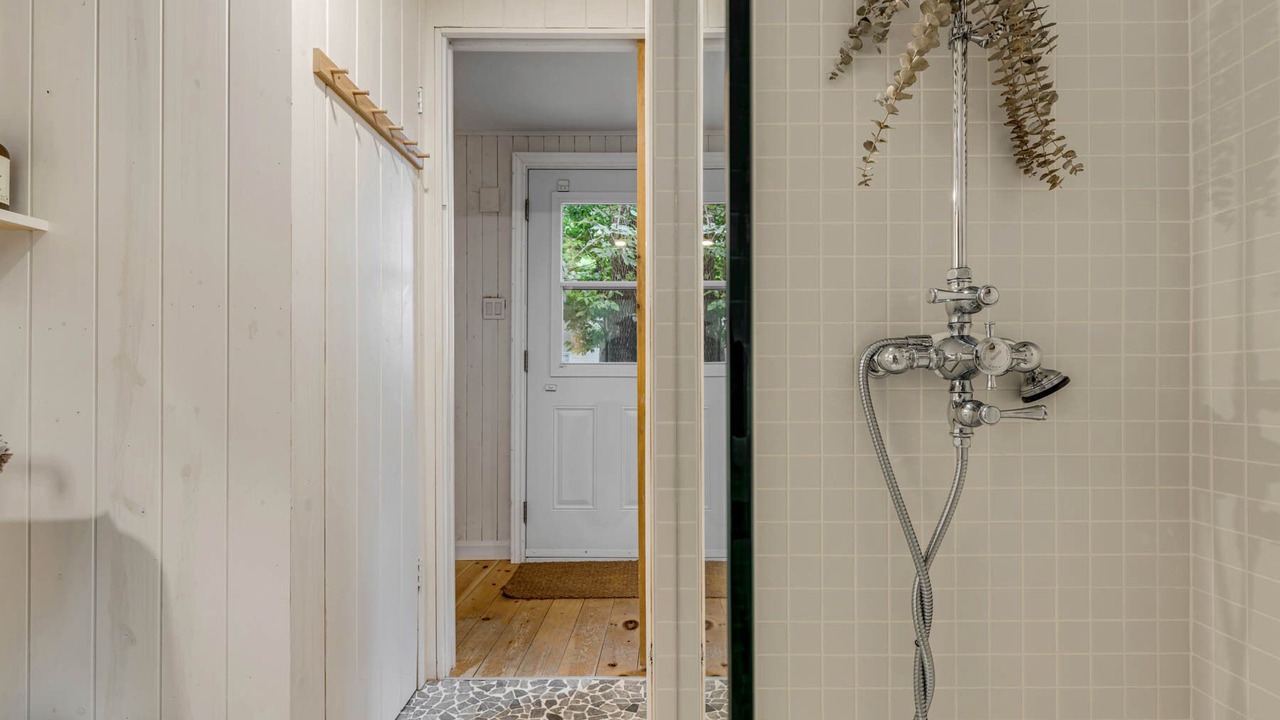 Photo of Bathroom in Saint-Augustin-de-Desmaures