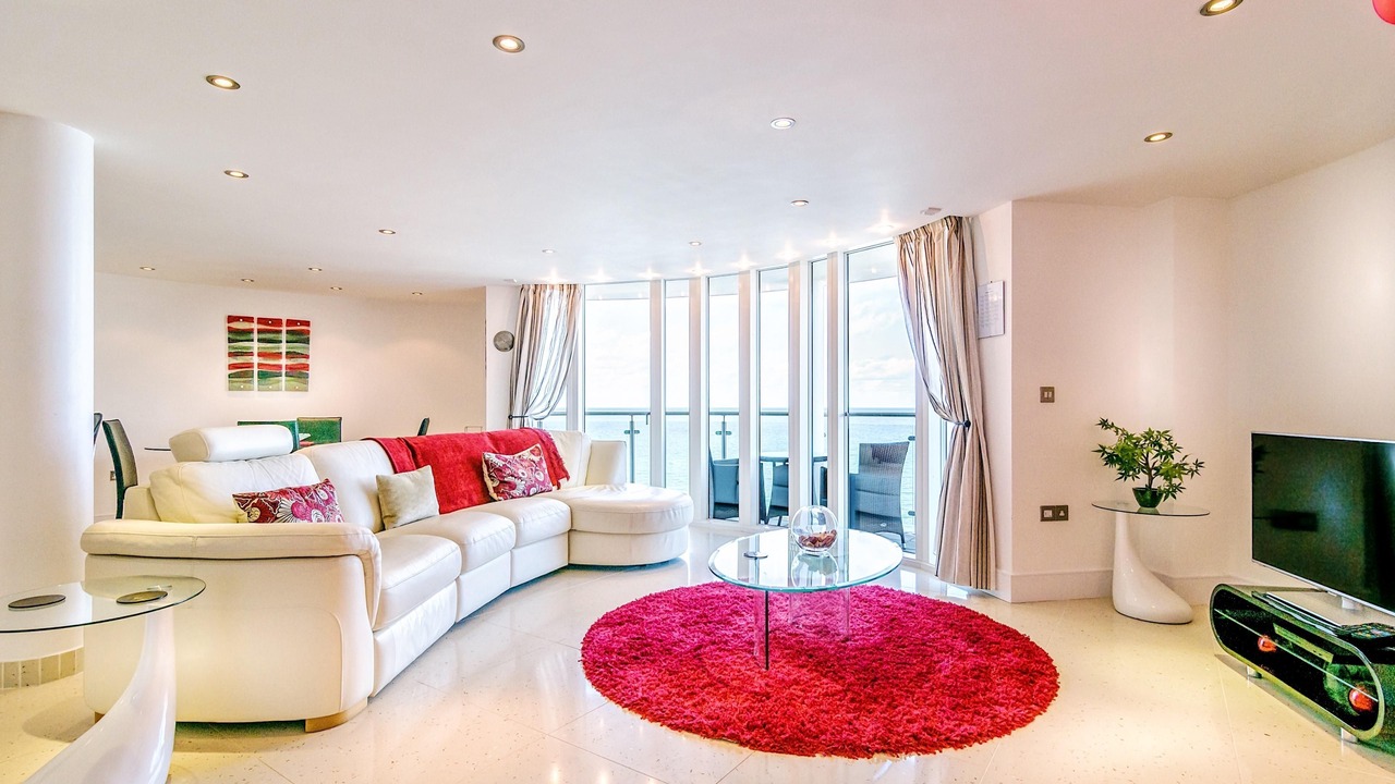 Photo of Livingroom in Newquay City Centre