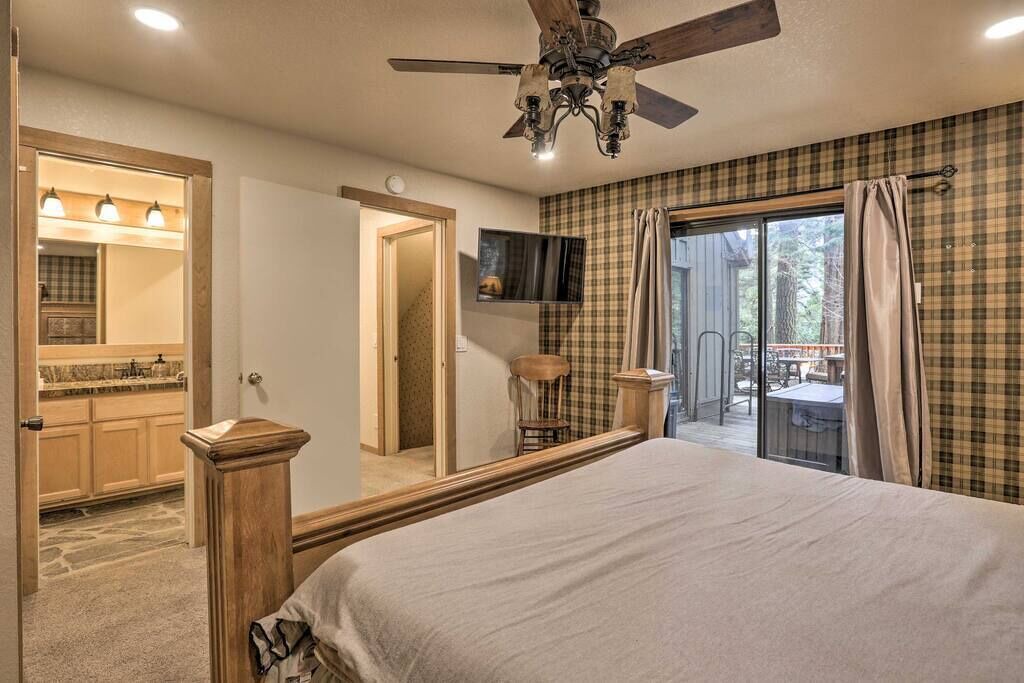 Photo of Bathroom in Strawberry