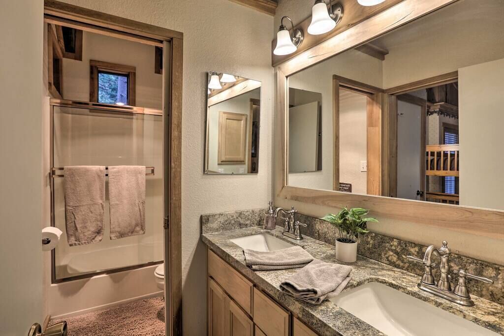 Photo of Bathroom in Strawberry