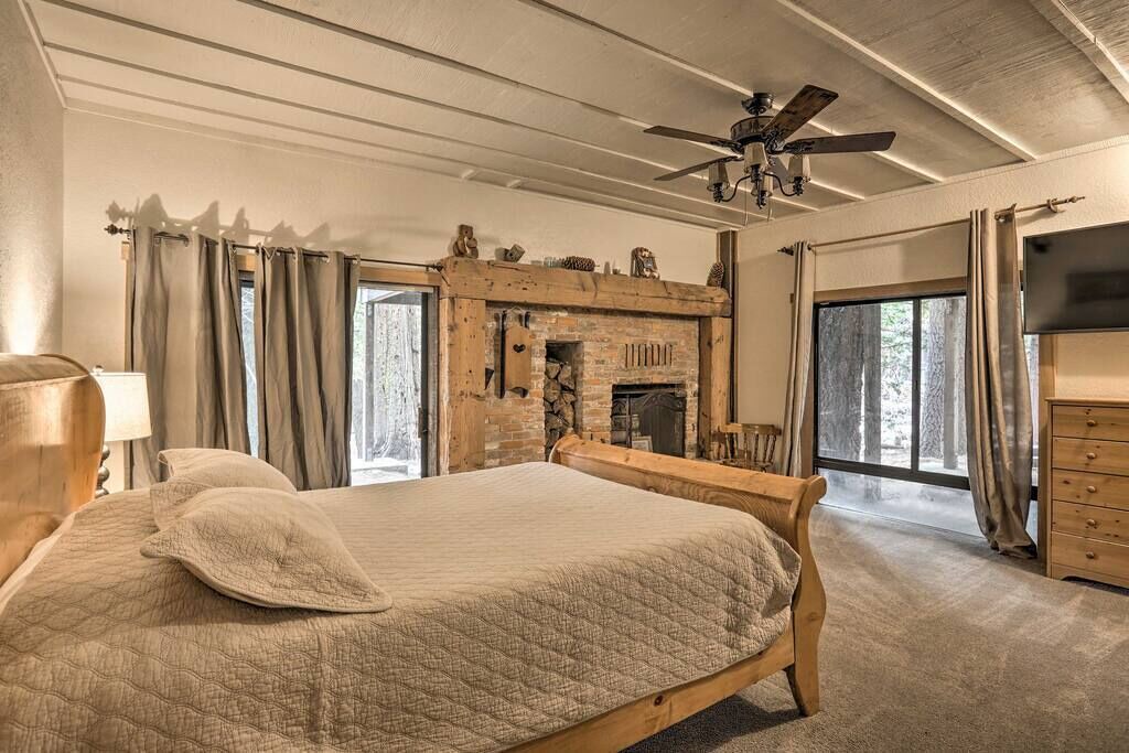 Photo of Livingroom in Strawberry