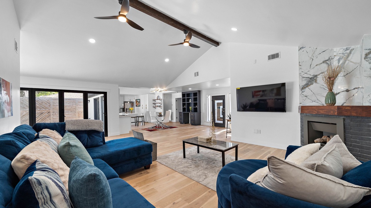 Photo of Livingroom in Spring Branch West