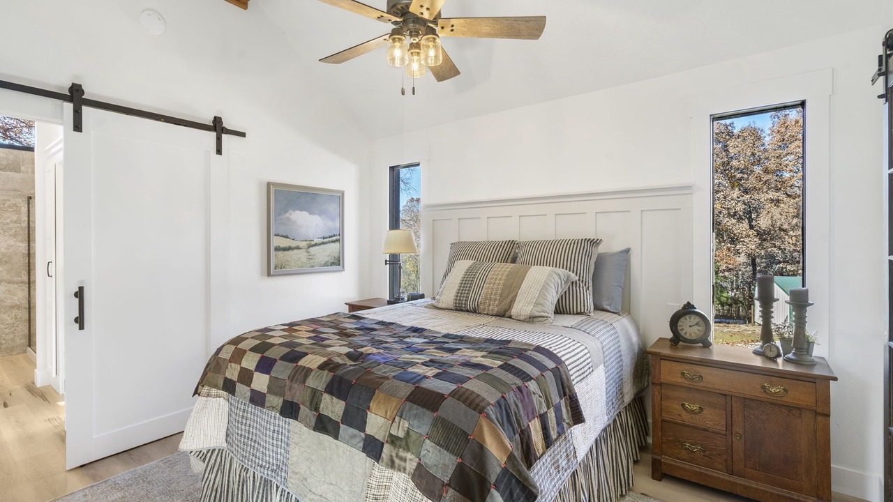 Photo of Bedroom in Elkland