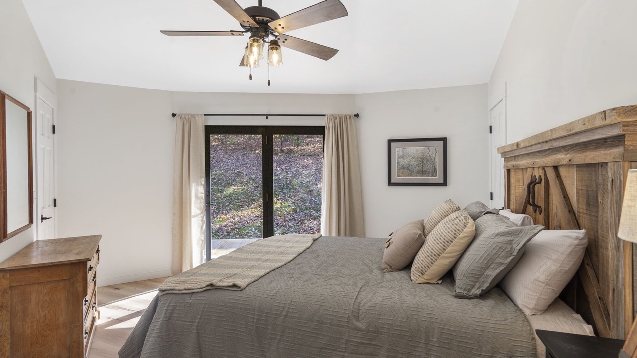 Photo of Bedroom in Elkland