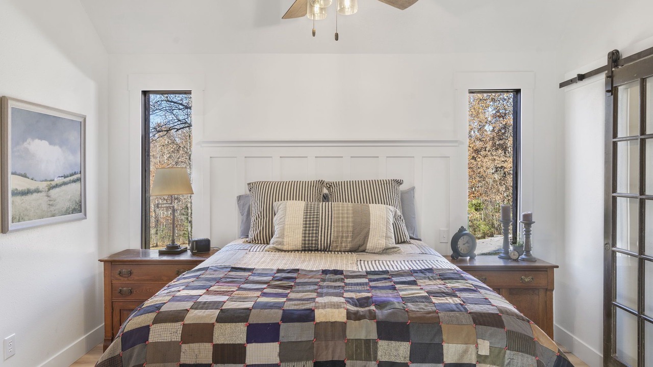 Photo of Bedroom in Elkland