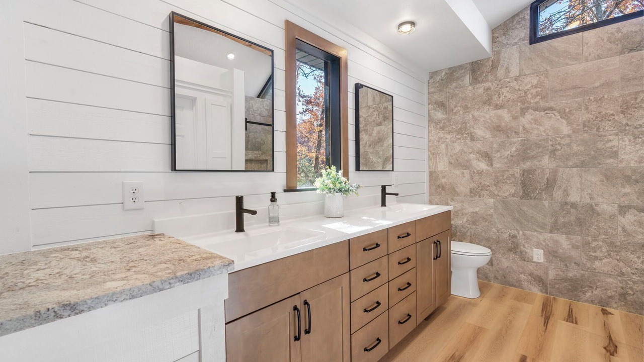 Photo of Bathroom in Elkland