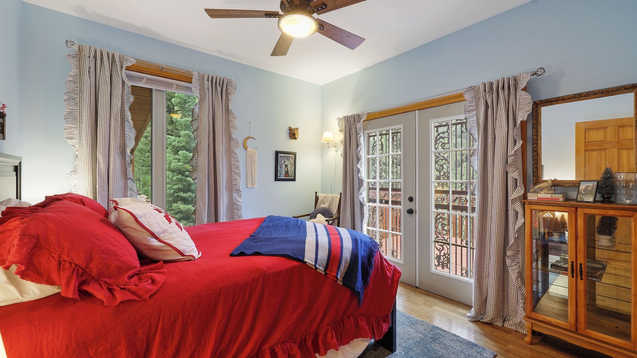 Photo of Bedroom in Custer County