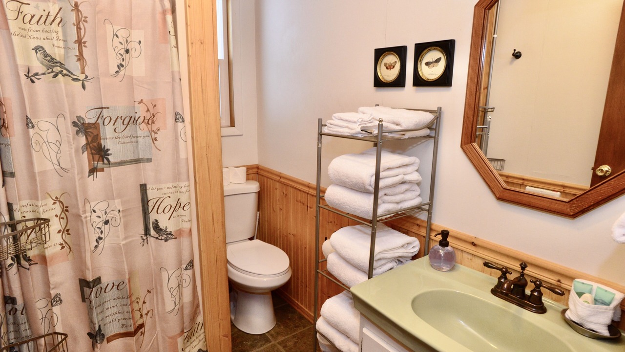 Photo of Bathroom in Cascade