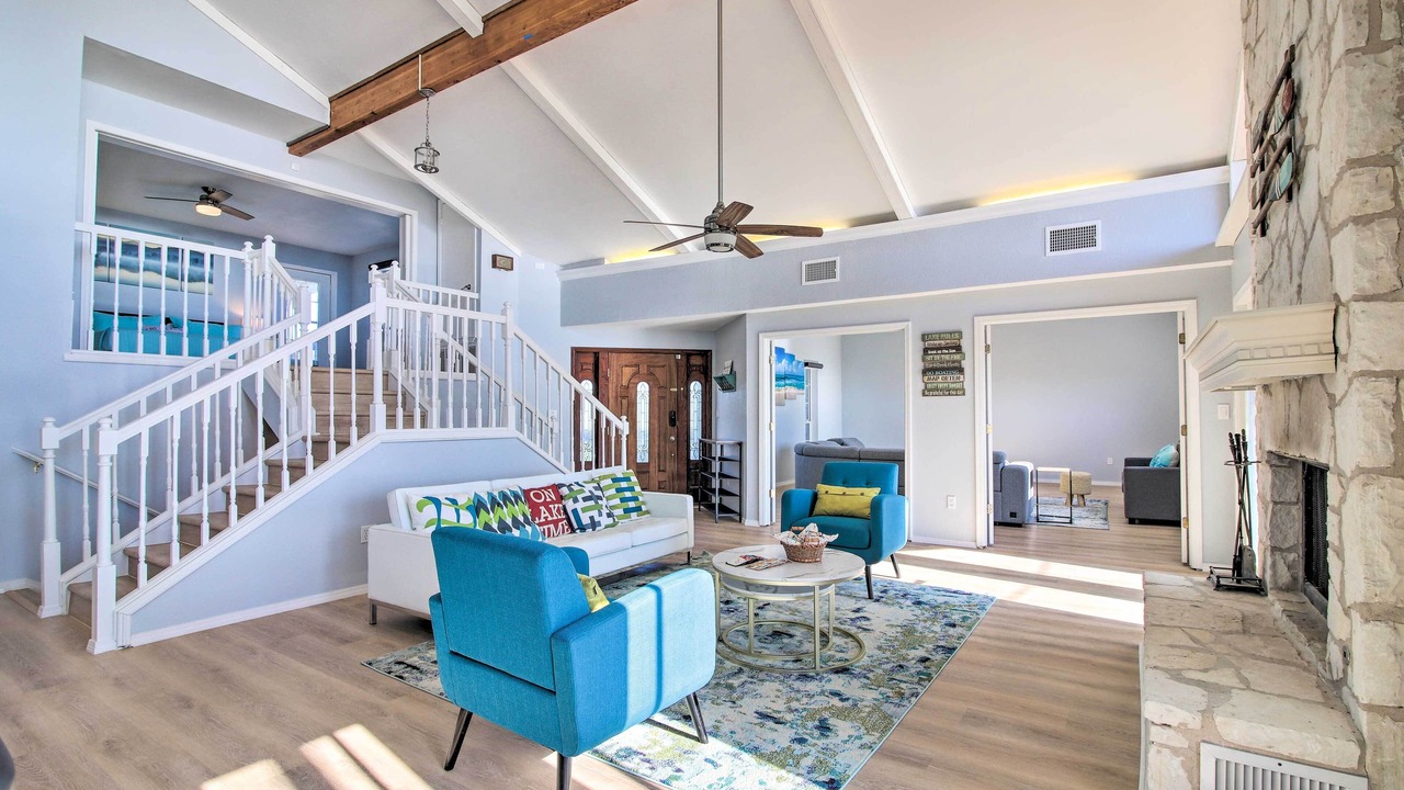 Photo of Livingroom in Burnet