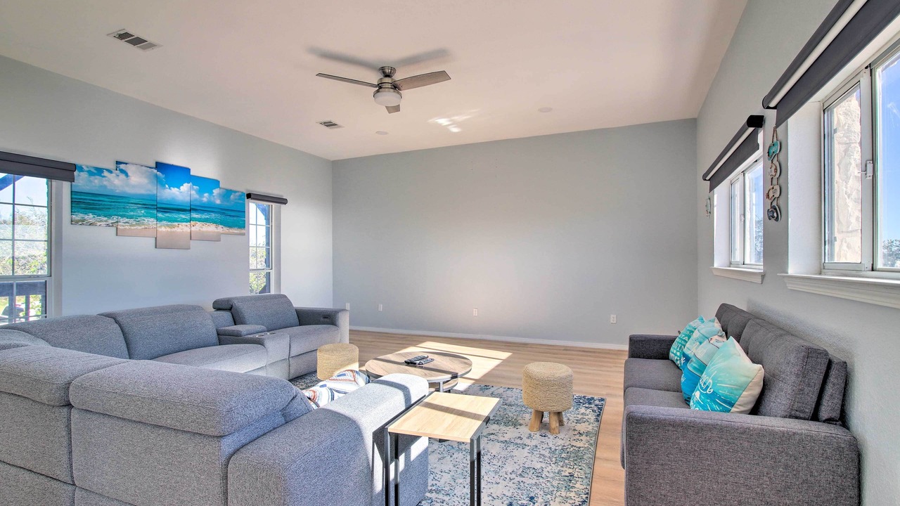 Photo of Livingroom in Burnet