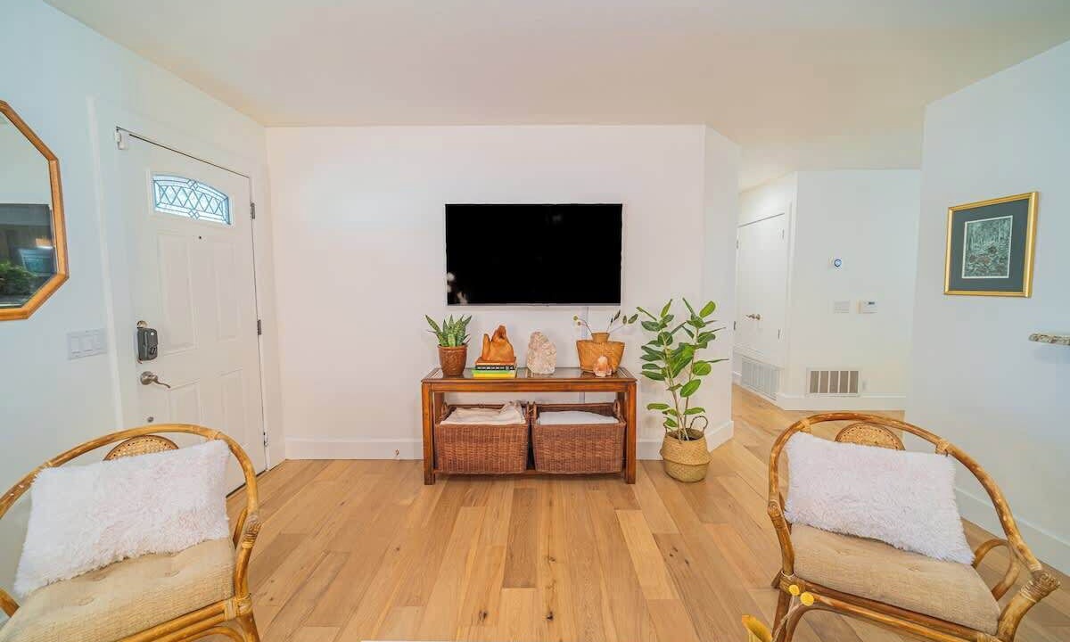 Photo of Livingroom in Blackshear-Prospect Hill