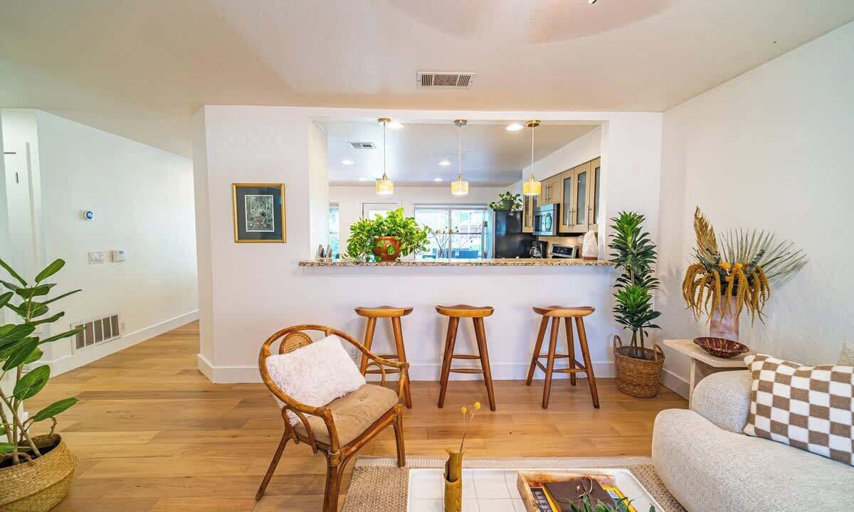 Photo of Livingroom in Blackshear-Prospect Hill