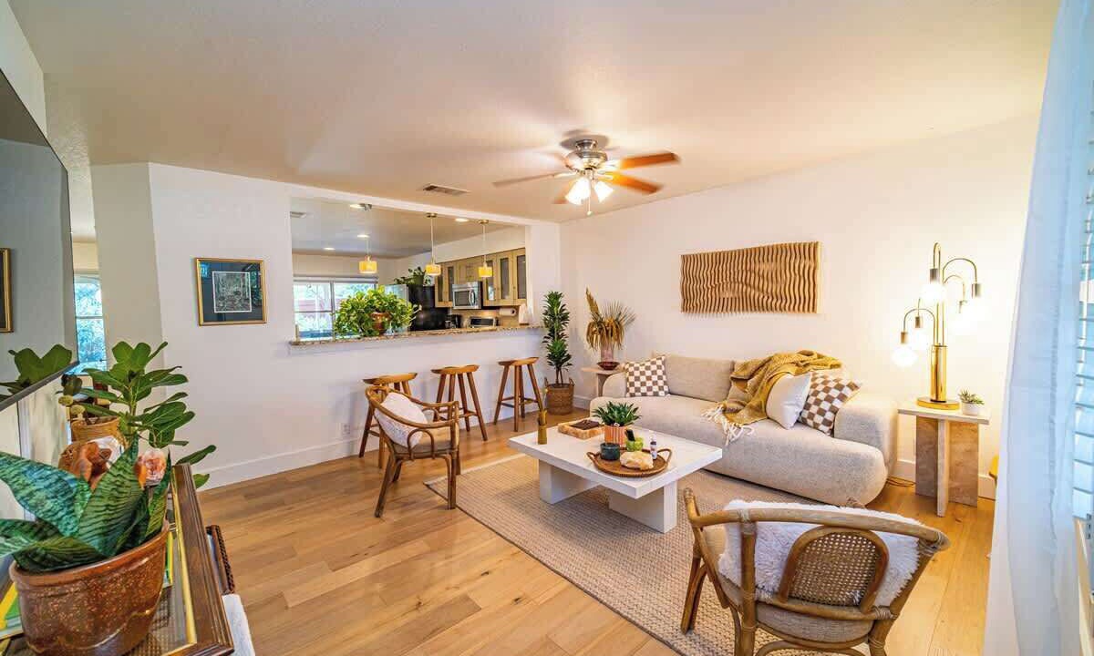Photo of Livingroom in Blackshear-Prospect Hill