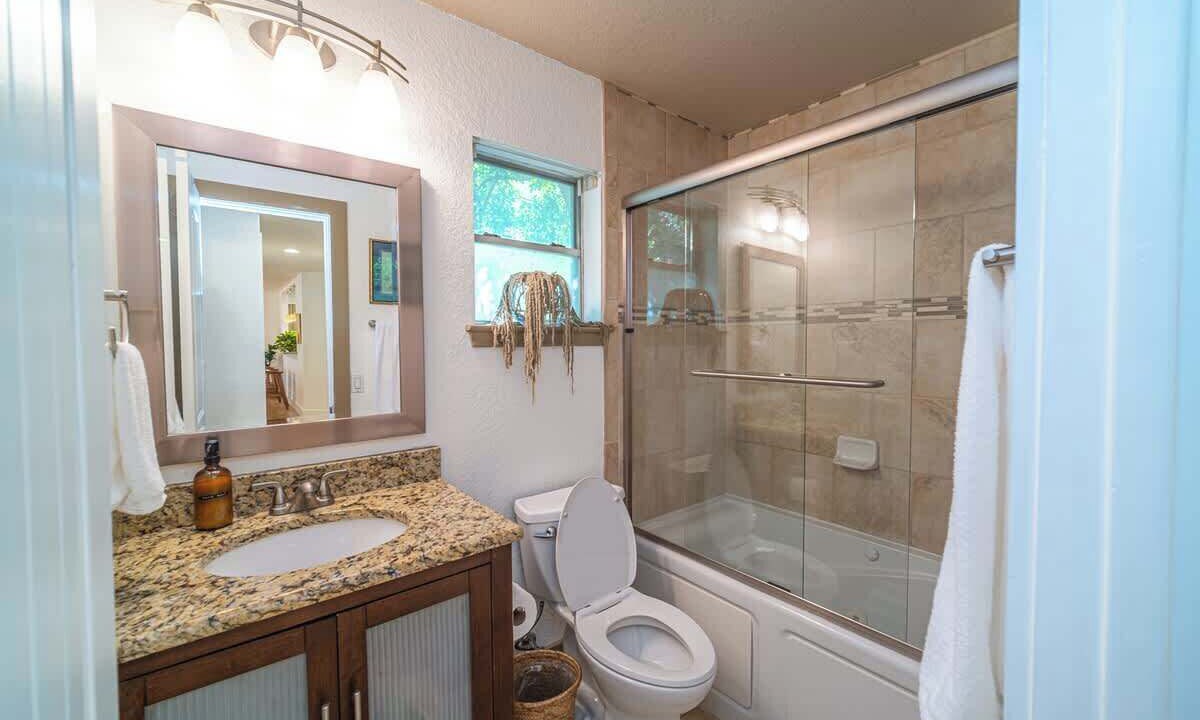 Photo of Bathroom in Blackshear-Prospect Hill